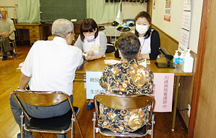 敬老の日（9月）地域住民との交流