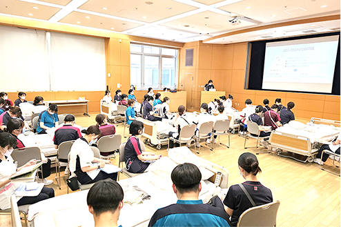 看護技術研修の様子