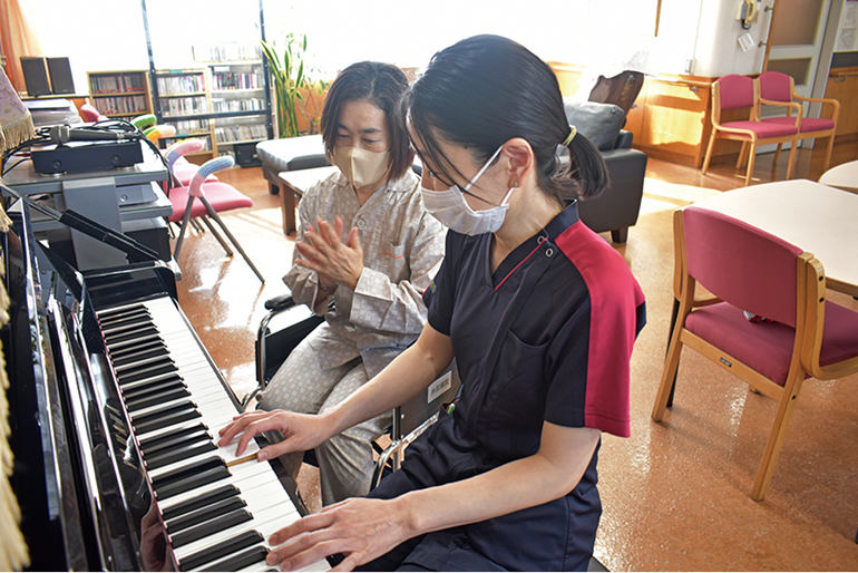 緩和ケア病棟でピアノ演奏